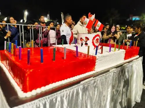 Nuevo Chimbote celebra Fiestas Patrias con la torta más grande del Perú. Foto: ANDINA/Difusión