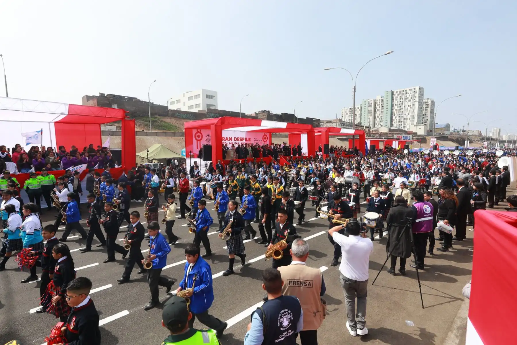 Con motivo del 204° Aniversario de la Independencia del Perú, niños, jóvenes, adultos, personas mayores o con discapacidad- desfilaron por la Costa Verde del Callao.
Foto: Gore Callao