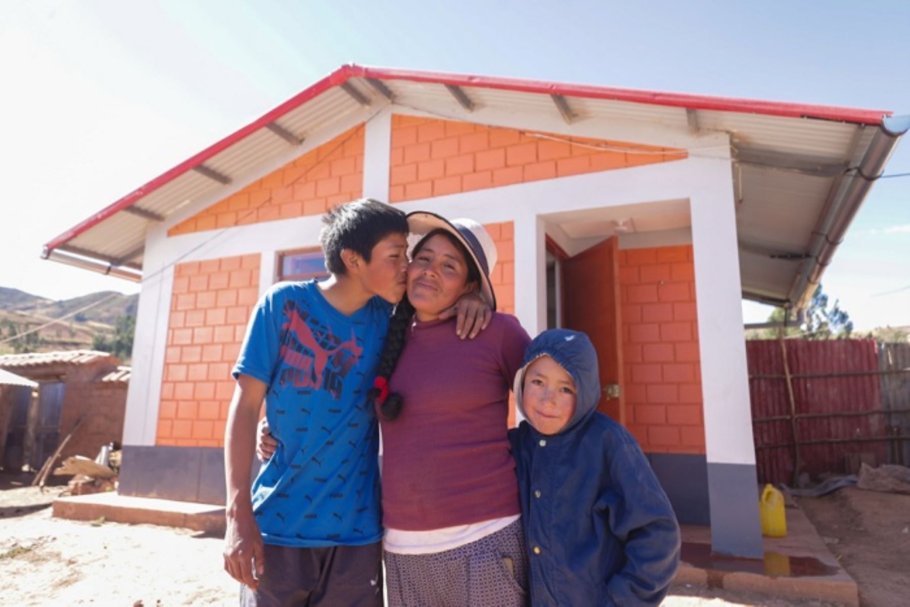 La labor del Programa Nacional de Vivienda Rural (PNVR) del MVCS, contó con el apoyo de autoridades regionales, distritales y comunales,