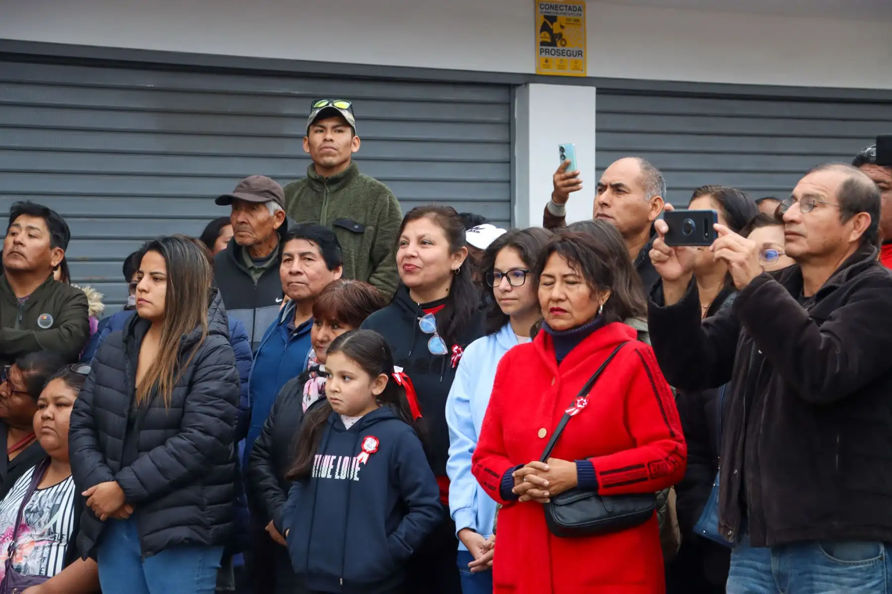 Tacna dio inicio a las celebraciones por Fiestas Patrias con una ceremonia que reunió a autoridades civiles, militares peruanos y chilenos, así como a numerosos ciudadanos. El acto estuvo marcado por el fervor patriótico y la reflexión sobre la historia y el compromiso cívico de la región. Con este evento, Tacna reafirma su identidad y celebra a la patria con memoria, unidad y esperanza en el futuro. Foto: ANDINA/Matías Gullermo