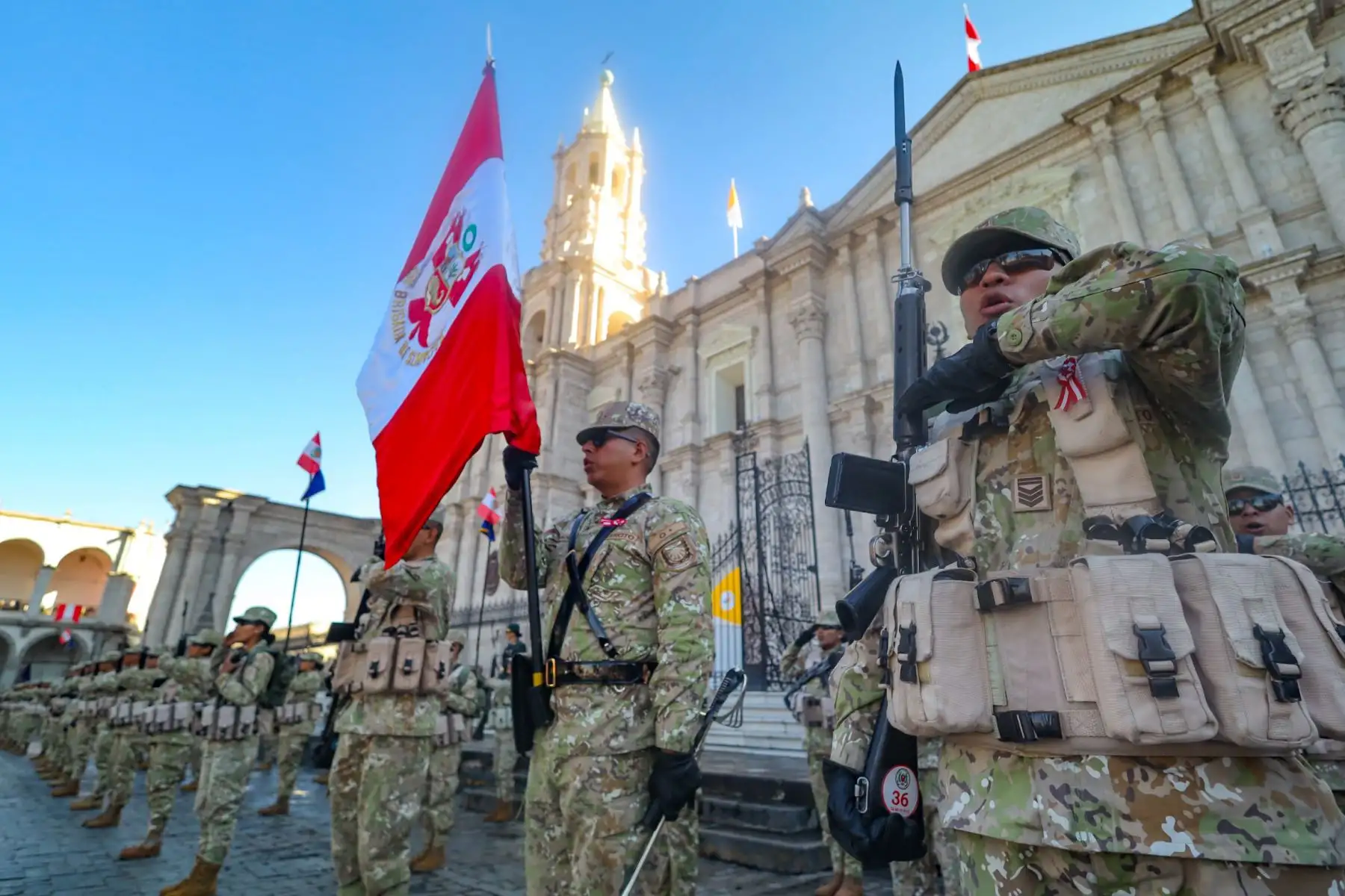Arequipa dio inicio a las celebraciones por el 204.º aniversario de la independencia del Perú con el tradicional Paseo de la Bandera, una ceremonia cargada de simbolismo que reunió a autoridades, instituciones y ciudadanos en el corazón del Centro Histórico.
Foto: cortesía Diego Ramos