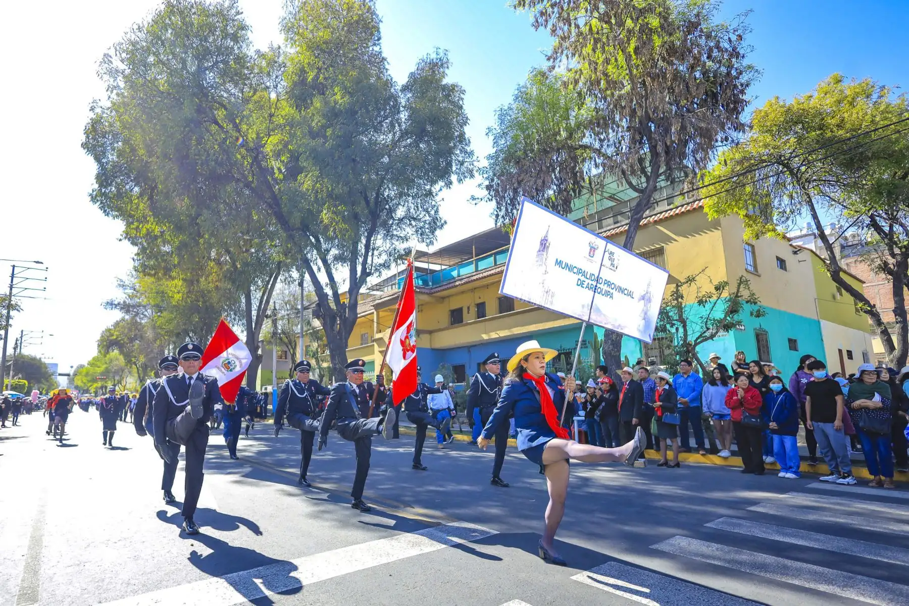 Arequipa dio inicio a las celebraciones por el 204.º aniversario de la independencia del Perú con el tradicional Paseo de la Bandera, una ceremonia cargada de simbolismo que reunió a autoridades, instituciones y ciudadanos en el corazón del Centro Histórico.
Foto: cortesía Diego Ramos