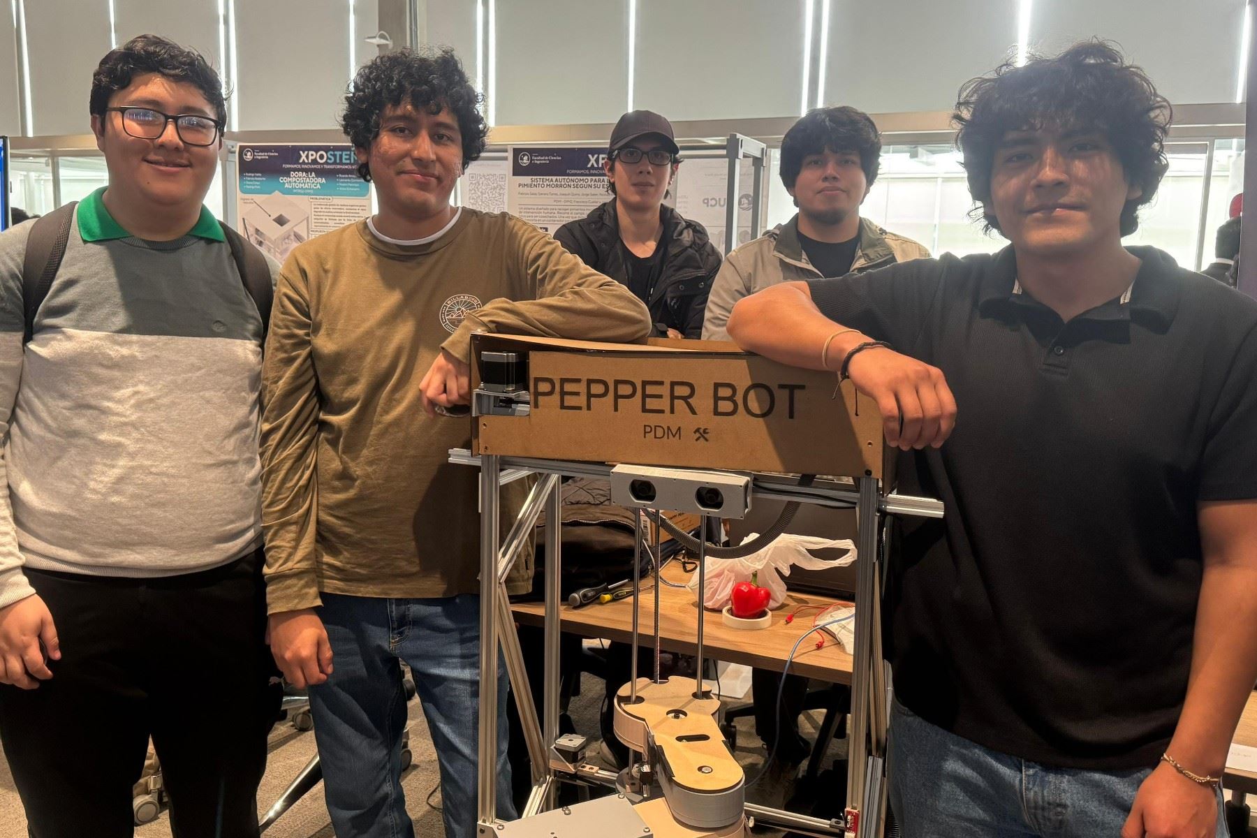 Pepperbot cuenta con un sistema de detección que, mediante cámaras, reconoce los pimientos listos para cosechar. 