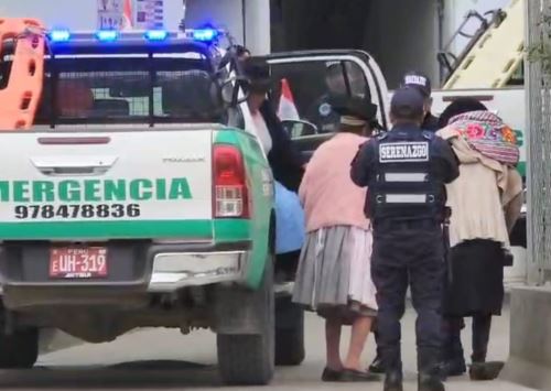 El Serenazgo de Huanta, región Ayacucho, ayudó a evacuar a las decenas de personas que resultaron intoxicadas tras consumir alimentos durante una boda. ANDINA/Difusión