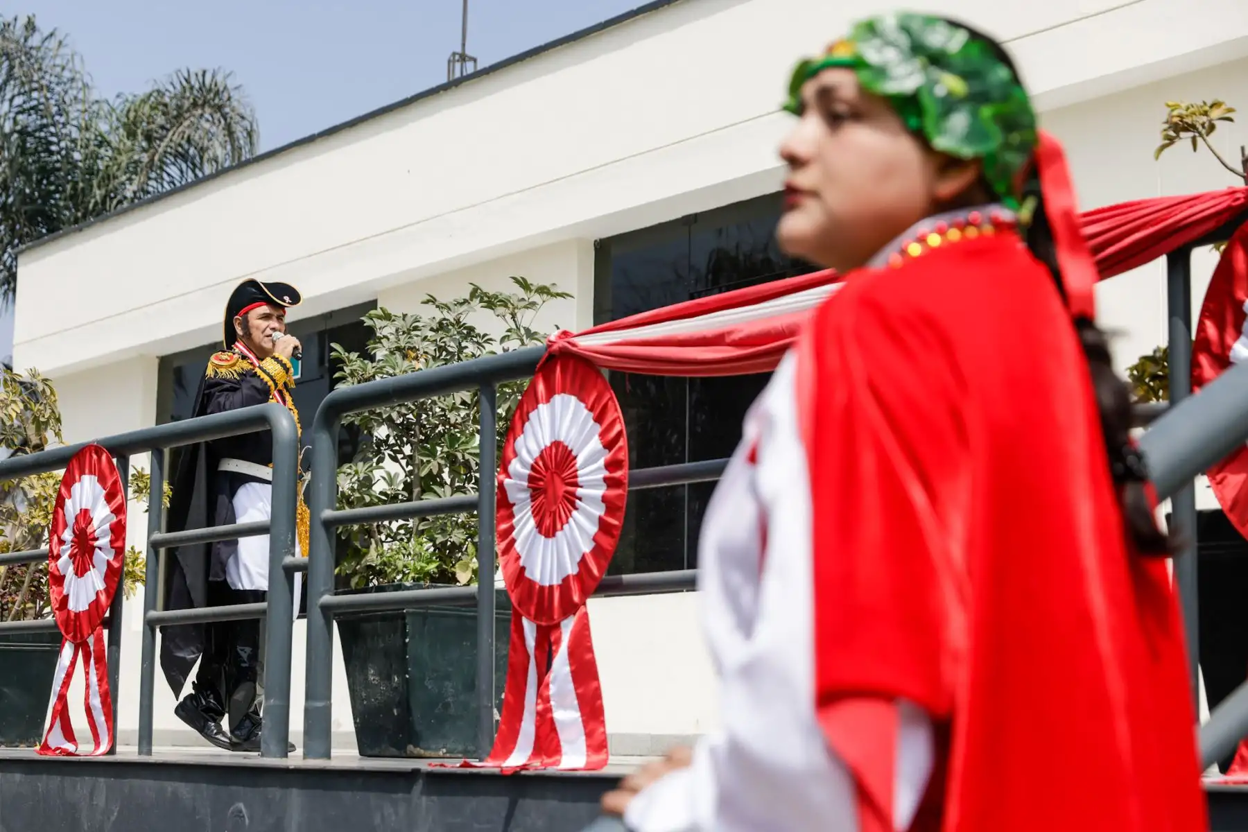 En la sede Huachipa del Parque de las Leyendas se llevó a cabo la escenificación del “Sueño de San Martín y Proclamación de la Independencia”, como parte de las celebraciones por Fiestas Patrias. La actividad incluyó una representación teatral con personajes históricos y fue presenciada por decenas de familias en un ambiente patriótico. Foto: ANDINA/Luis Iparraguirre