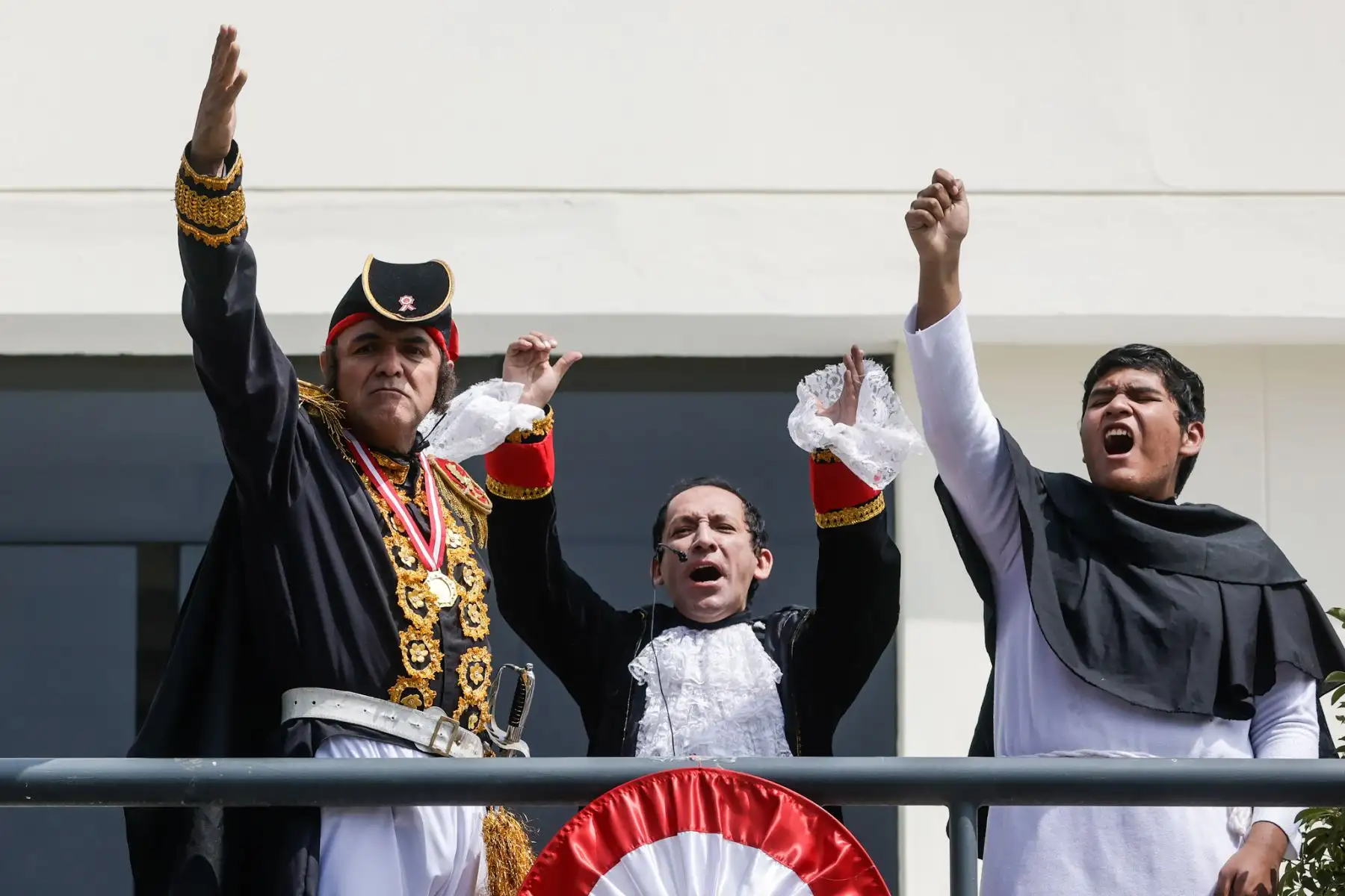 En la sede Huachipa del Parque de las Leyendas se llevó a cabo la escenificación del “Sueño de San Martín y Proclamación de la Independencia”, como parte de las celebraciones por Fiestas Patrias. La actividad incluyó una representación teatral con personajes históricos y fue presenciada por decenas de familias en un ambiente patriótico. Foto: ANDINA/Luis Iparraguirre