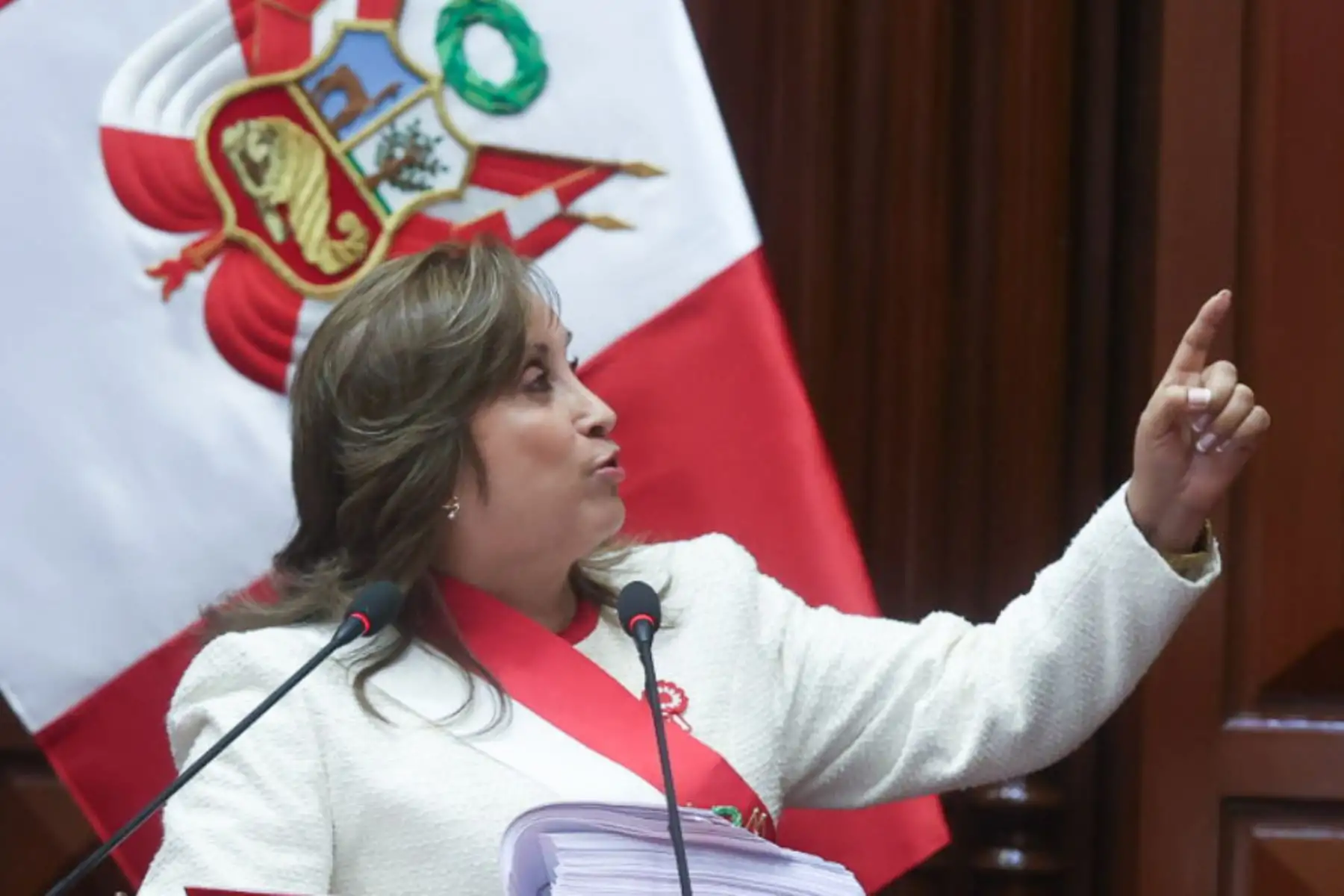 La presidenta Dina Boluarte culmina su mensaje a la Nación como parte de las actividades previstas con ocasión del 204° Aniversario de la Proclamación de la Independencia Nacional. Foto: ANDINA/Juan Carlos Guzmán