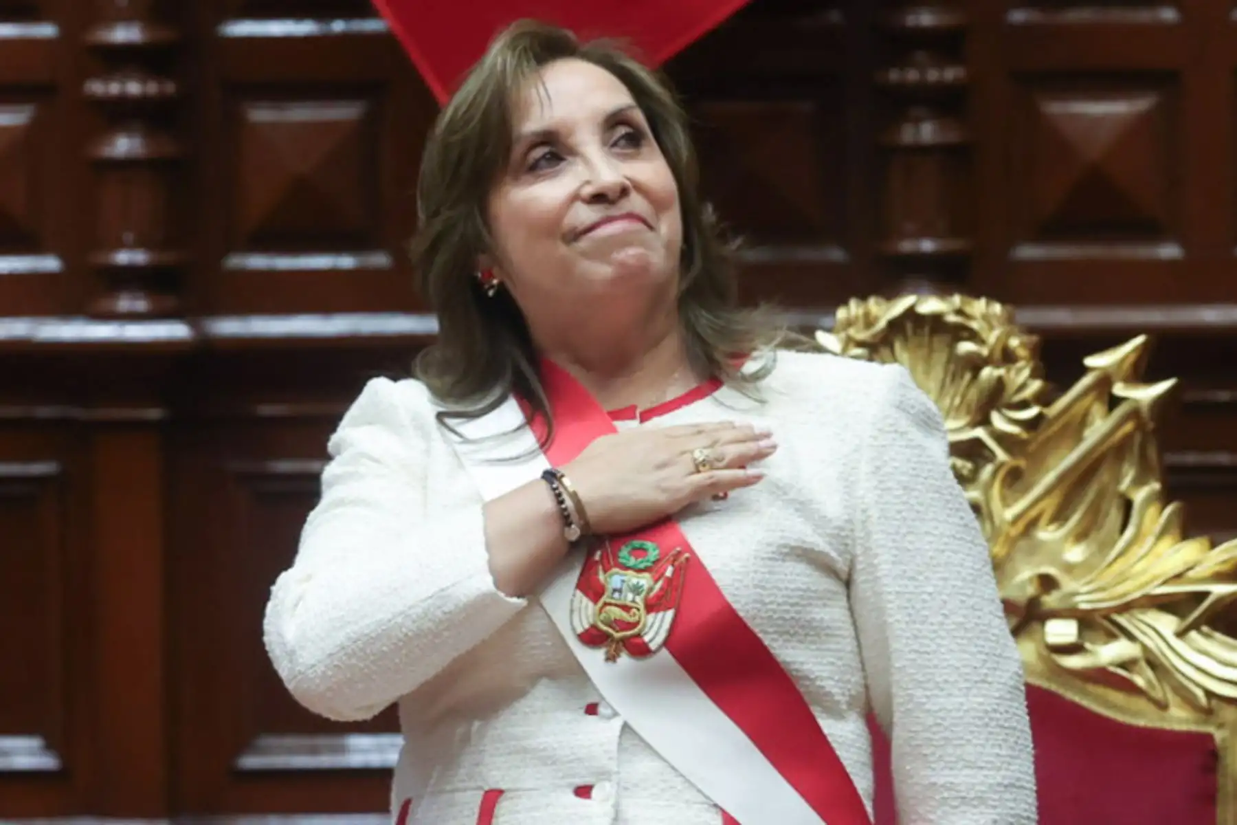 La presidenta Dina Boluarte culmina su mensaje a la Nación como parte de las actividades previstas con ocasión del 204° Aniversario de la Proclamación de la Independencia Nacional. Foto: ANDINA/Juan Carlos Guzmán