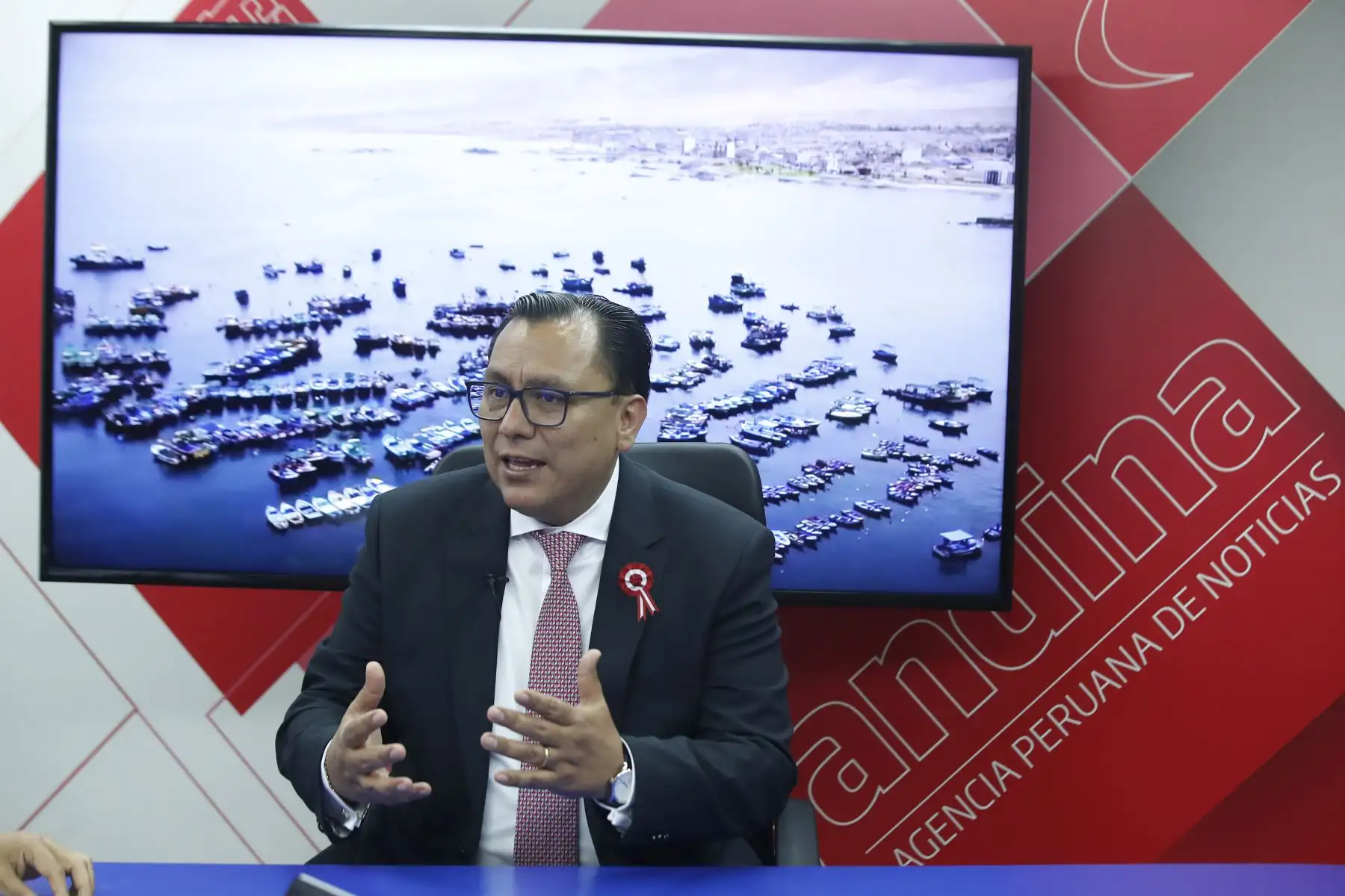 Entrevista al ministro de la Producción, Sergio González Guerrero  para  Andina Canal Omline en su visita a las instalaciones de Editora Perú.
Foto: ANDINA/Eddy Ramos