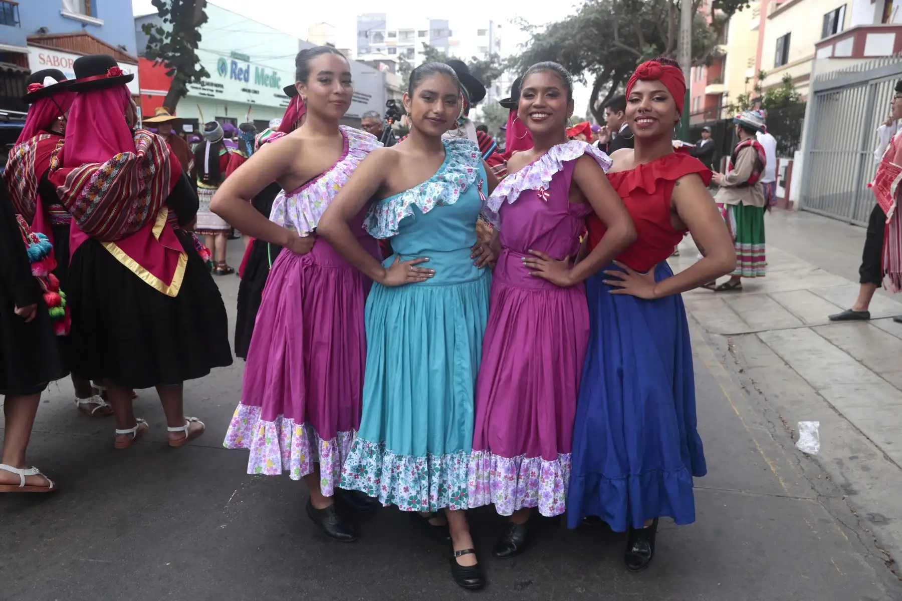 Una vibrante muestra de disciplina y coordinación de movimientos se vive este 29 de julio durante la Gran Parada Cívico Militar. Desde la avenida Brasil, miles de peruanos aprecian el paso firme de hombres y mujeres que llevan la rojiblanca en el pecho. Foto: ANDINA/Vidal Tarqui