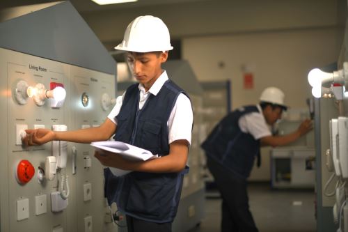 El Gobierno impulsa el nuevo modelo de educación técnica con más inversión en institutos, becas para jóvenes y títulos con valor en el mercado laboral. Foto: ANDINA/Difusión