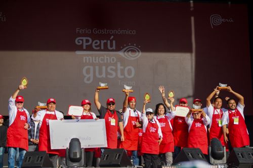 Feria Perú, Mucho Gusto Tacna 2025 concluyó con una emotiva ceremonia de reconocimiento a los mejores expositores del certamen. ANDINA/Difusión