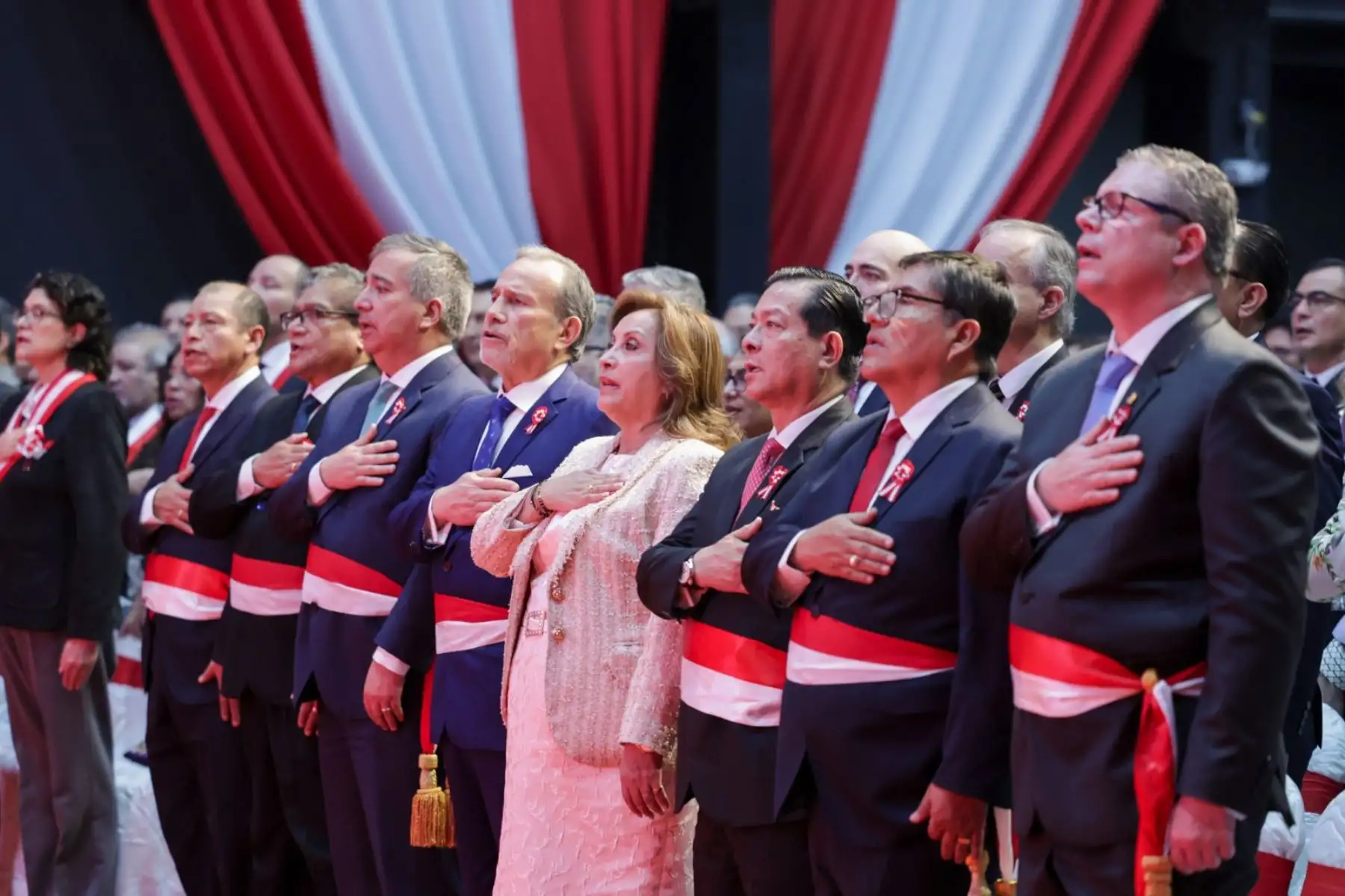 La presidenta Dina Boluarte Zegarra participó en la XX Ceremonia de Acción de Gracias por el Perú, un evento organizado en el marco de las Fiestas Patrias para orar por la paz, la unidad y el desarrollo del país. Foto: ANDINA/Prensa Presidencia