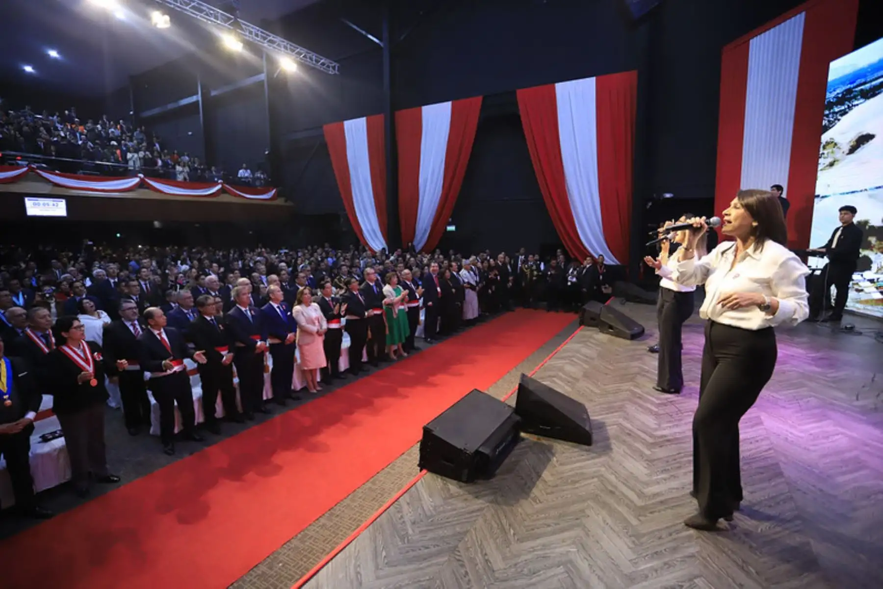 La presidenta Dina Boluarte Zegarra participó en la XX Ceremonia de Acción de Gracias por el Perú, un evento organizado en el marco de las Fiestas Patrias para orar por la paz, la unidad y el desarrollo del país. Foto: ANDINA/Prensa Presidencia