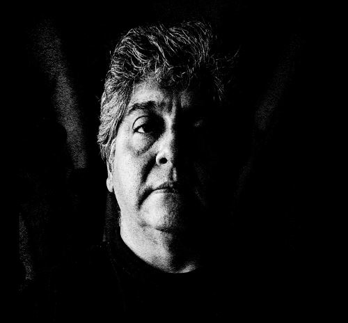 FIL Lima 2025: Treinta años bajo llave de Carlos Carrillo en edición conmemorativa.