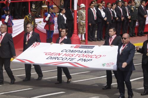 Gran Parada Cívico Militar 2025 llena de marcialidad y folclore la avenida Brasil, en Jesús María