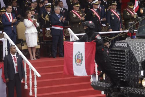 Gran Parada Cívico Militar 2025 llena de marcialidad y folclore la avenida Brasil, en Jesús María
