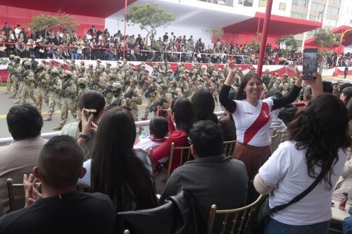 Fiestas Patrias: así vivieron los asistentes la tradicional Gran Parada y Desfile Cívico Militar realizado en la AV. Brasil