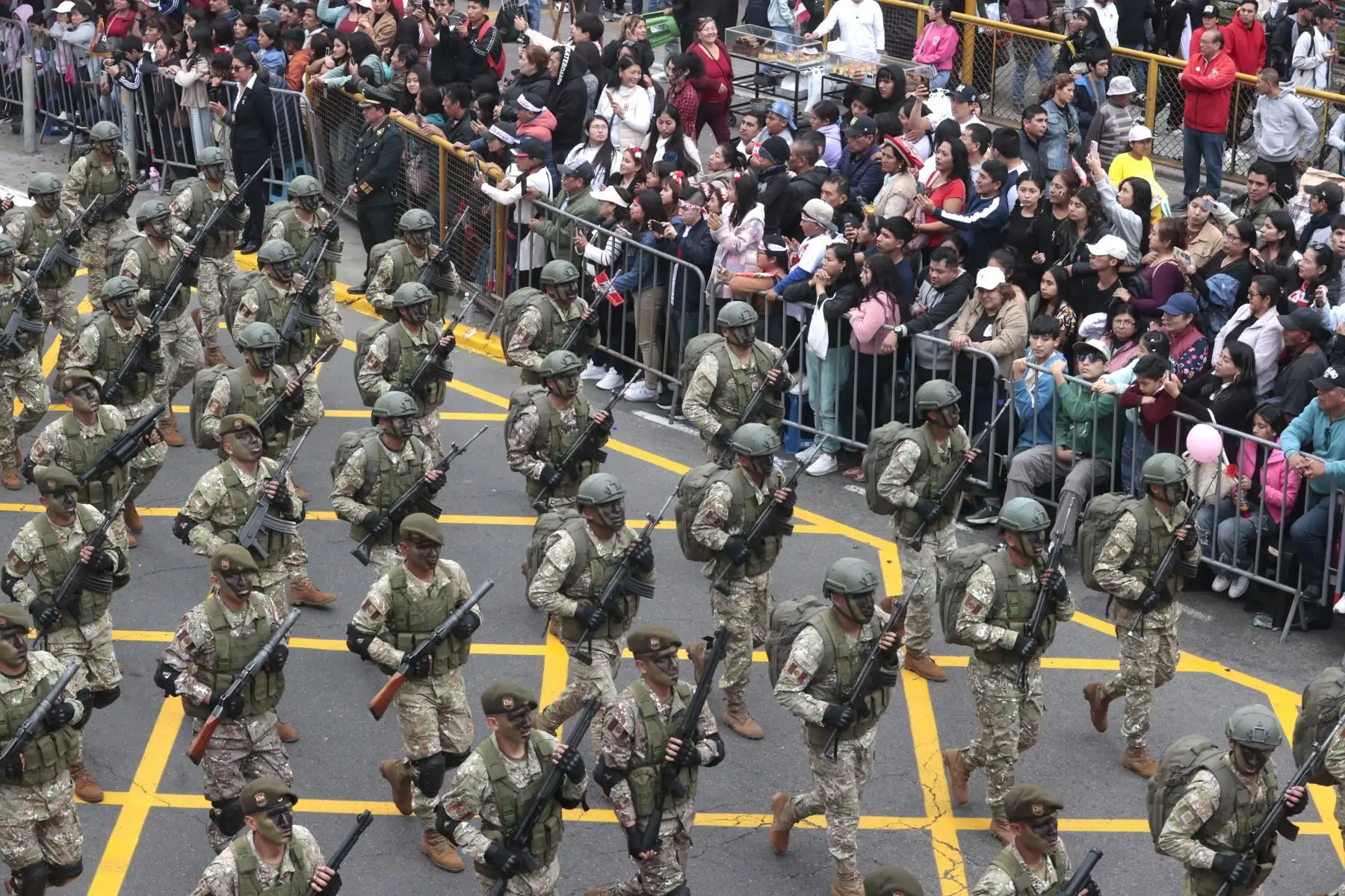 Delegaciones participan en la Gran Parada y Desfile Cívico Militar 2025 como parte de los actos conmemorativos por el 204° aniversario de la Independencia del Perú.
Foto: ANDINA/Vidal Tarqui