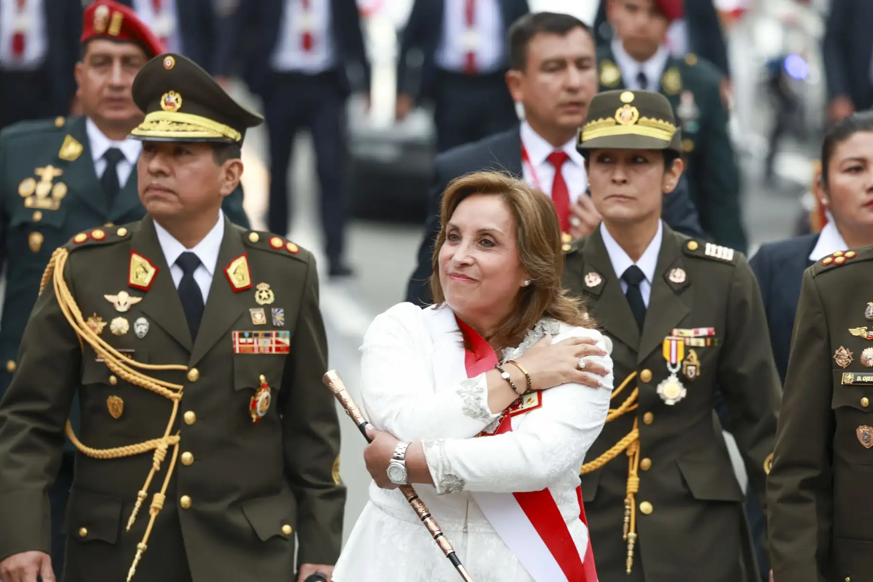 La presidenta de la república, Dina Boluarte al termino de la Gran Parada y Desfile Cívico Militar en Homenaje a la Patria por el 204° Aniversario de la Independencia Nacional del Perú. Foto: ANDINA/Prensa Presidencia