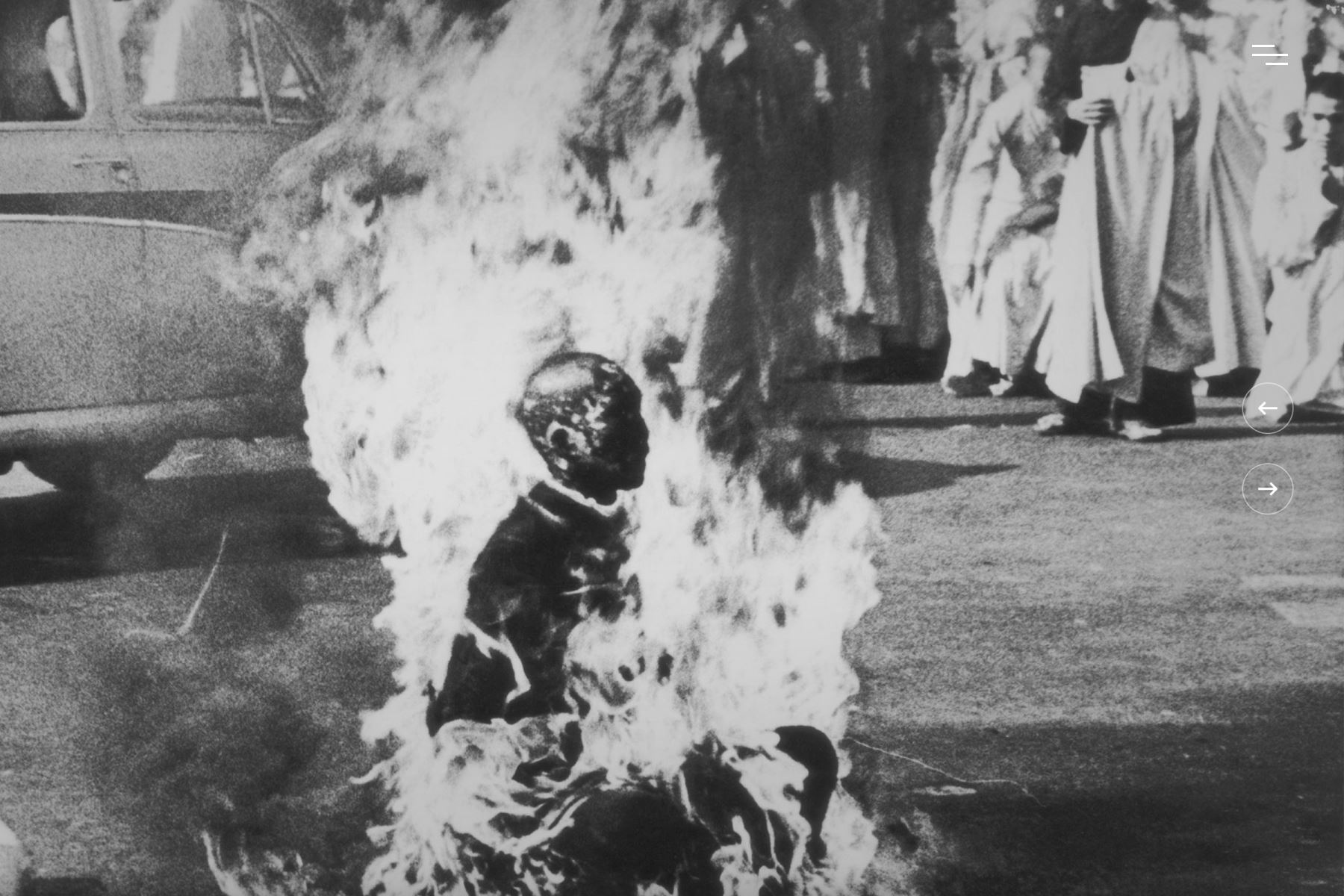 11 de junio de 1963

Saigón, Vietnam. El monje budista Thich Quang Duc se prende fuego para protestar contra la persecución del gobierno survietnamita contra los budistas. La inmolación de Thich Quang Duc ocurrió durante la crisis budista en Vietnam, la revuelta civil contra el gobierno predominantemente católico del presidente Ngo Dinh Diem, apoyado por Estados Unidos. Foto: INTERNET/Word press photo (Malcolm W. Browne)