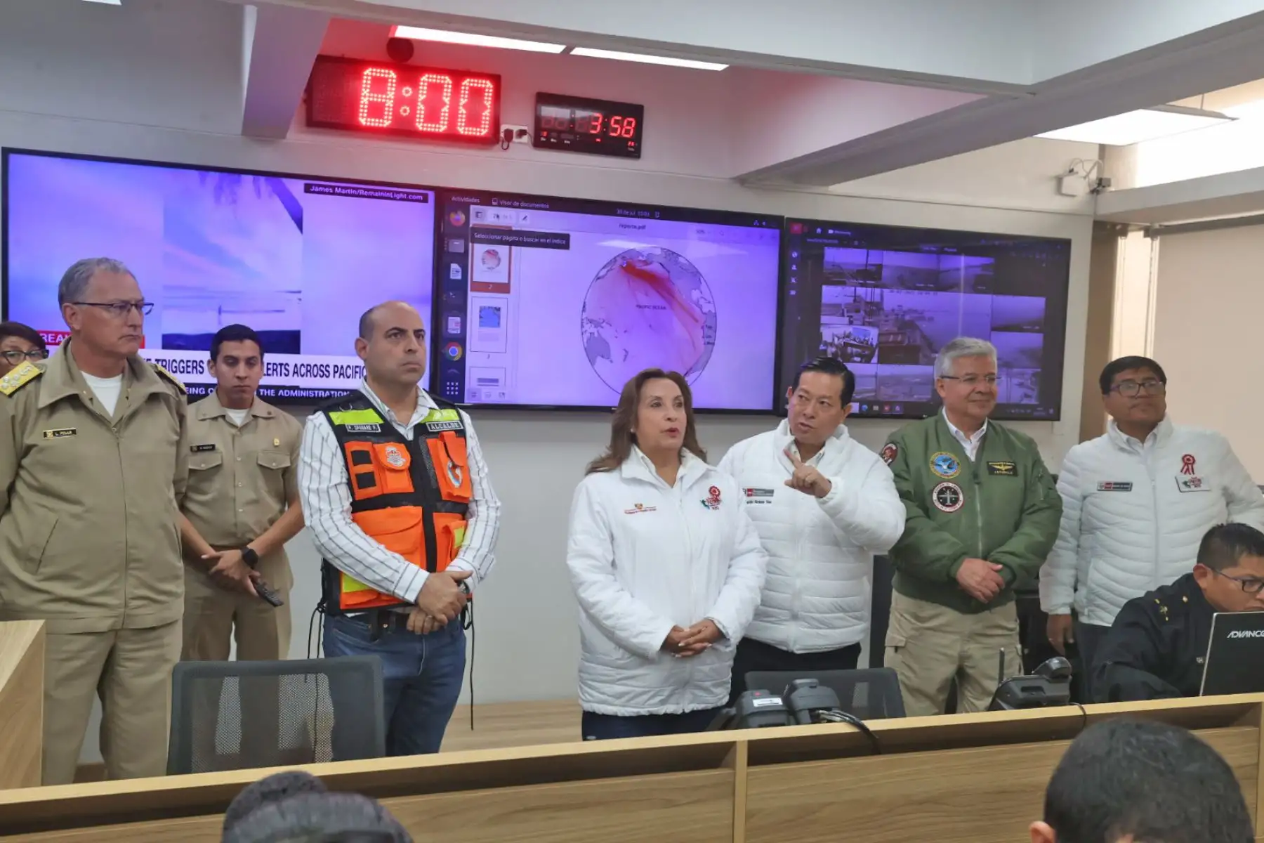 La presidenta Dina Boluarte Zegarra supervisa la atención en el litoral peruano, debido a la alerta de tsunami tras el sismo en Rusia. Foto: ANDINA/ Juan Carlos Guzmán