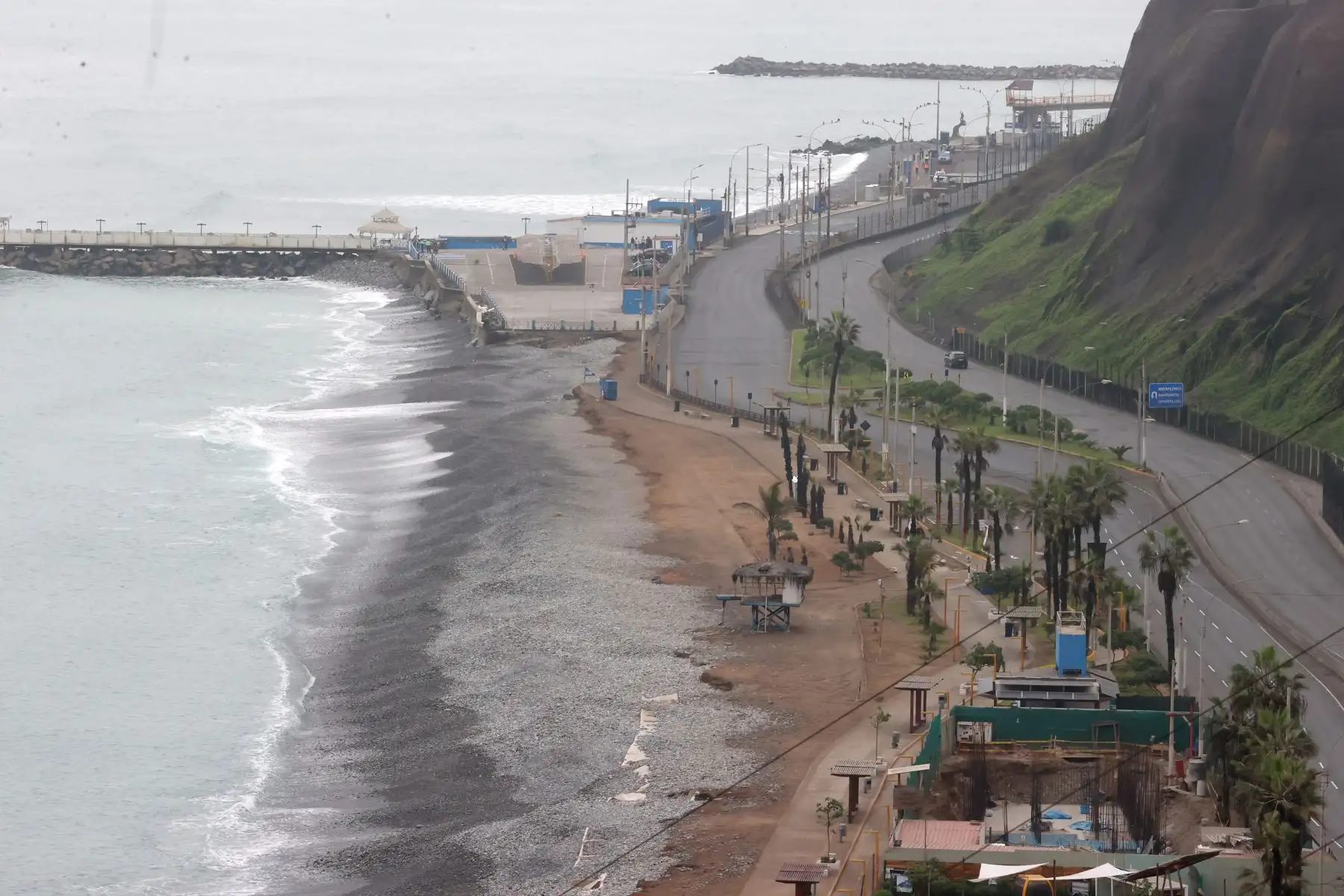 Alerta de tsunami en la costa peruana tras el terremoto de 8.7 grados ocurrido ayer en Kamchatka Rusia. Vista del litoral Limeño, vista desde el distrito de Miraflores. Foto: ANDINA/Melina Mejía
