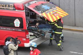 Colisión entre bus y Metropolitano en la avenida Alfonso Ugarte deja tránsito restringido. Foto: ANDINA/Juan Carlos Guzmán