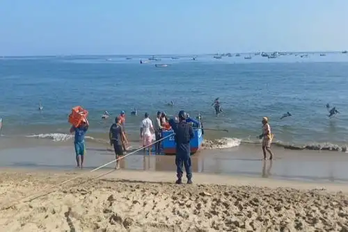 2.500 pescadores no pudieron salir a pescar por cierre de Puertos.