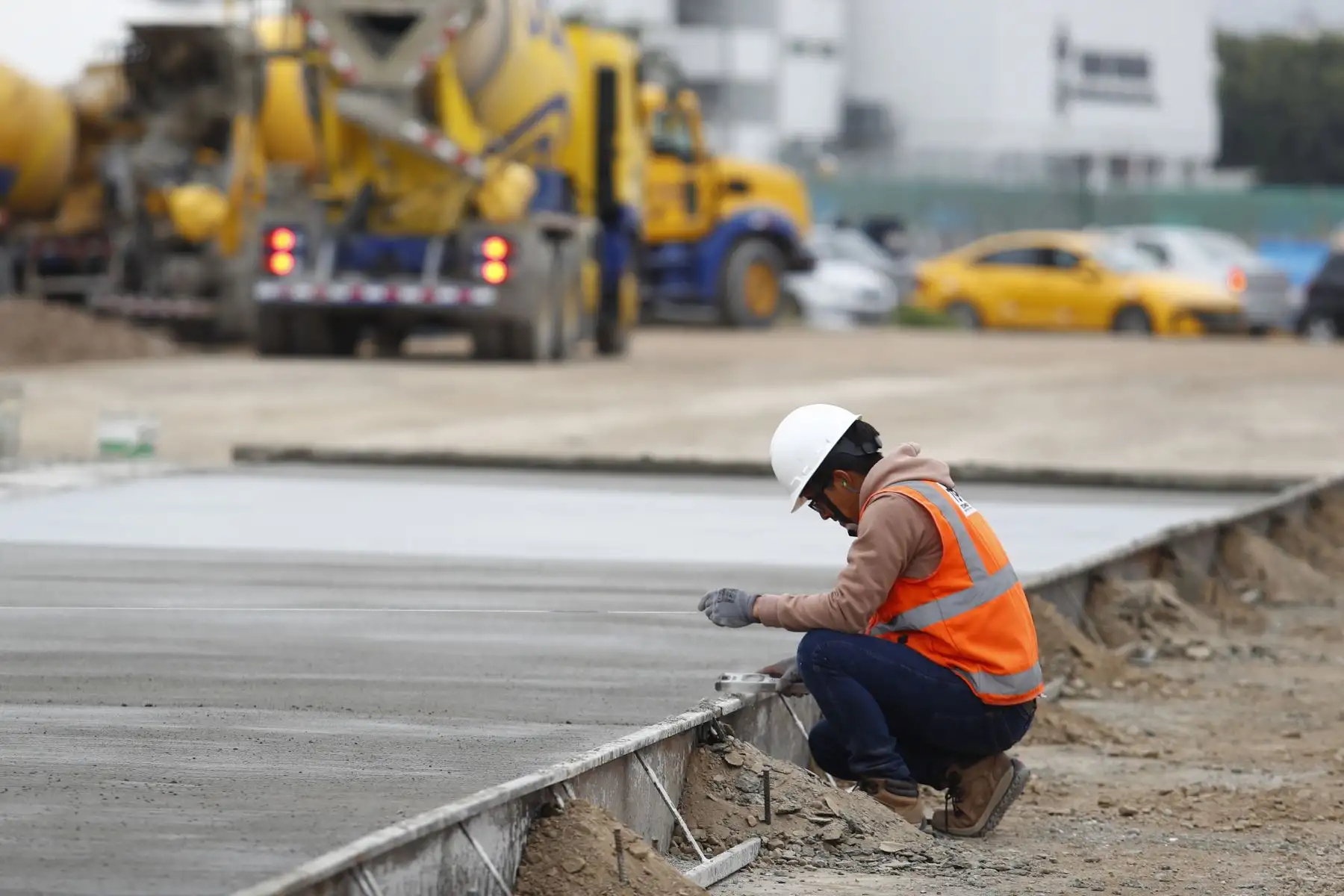 La Municipalidad de Lima presentó el primer tramo de la construcción del nuevo corredor vial de la vía Expresa sur, megaobra de 5 km que logrará la conexión de la vía Expresa hasta la Panamericana sur y además, por primera vez, interconectar con la estación Atocongo de la Línea 1 del Metro de Lima. Foto: ANDINA/Daniel Bracamonte