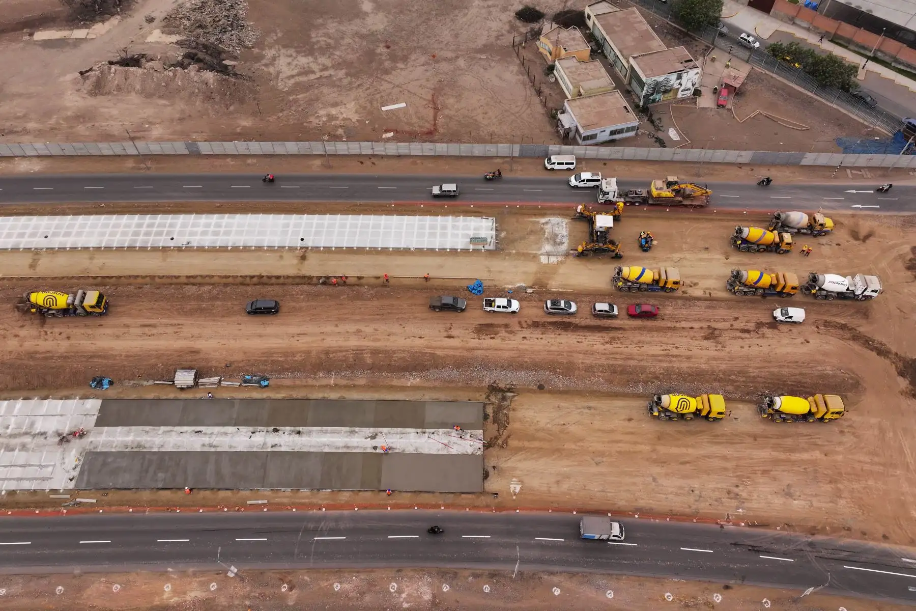 La Municipalidad de Lima presentó el primer tramo de la construcción del nuevo corredor vial de la vía Expresa sur, megaobra de 5 km que logrará la conexión de la vía Expresa hasta la Panamericana sur y además, por primera vez, interconectar con la estación Atocongo de la Línea 1 del Metro de Lima. Foto: ANDINA/Daniel Bracamonte