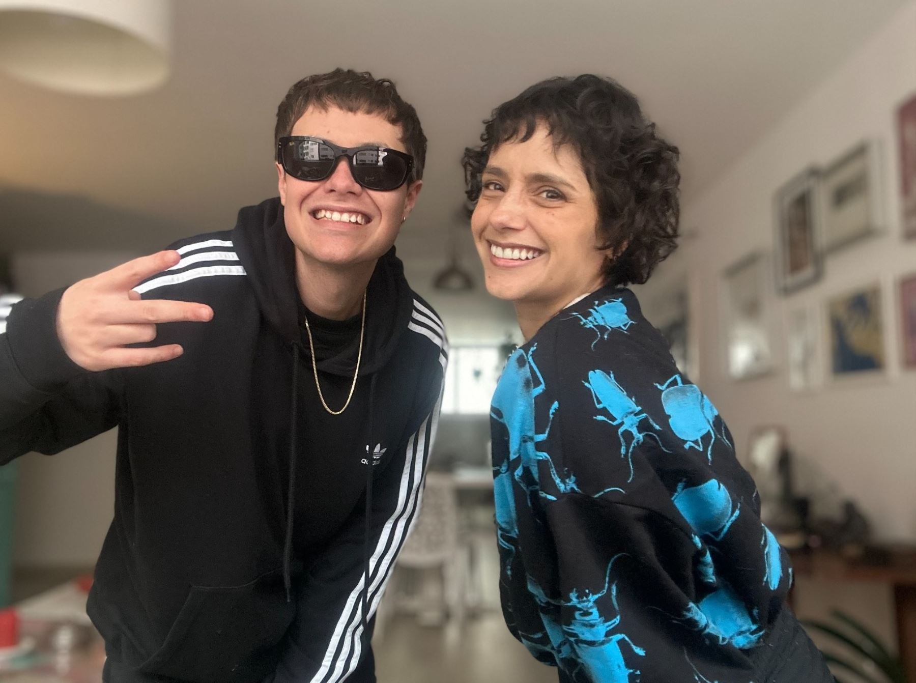 Melania Urbina protagoniza videoclip de Pau The Kid junto a su hija Lucía