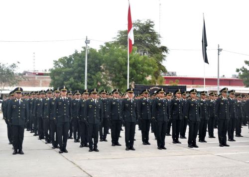 Un total de 493 nuevos suboficiales se graduaron en la Escuela de Educación Superior Técnico Profesional de la Policía Nacional del Perú (PNP) en Piura. ANDINA/Difusión