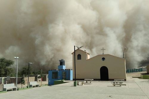 Fuerte presencia de Vientos Paracas en Ica alerta a la población