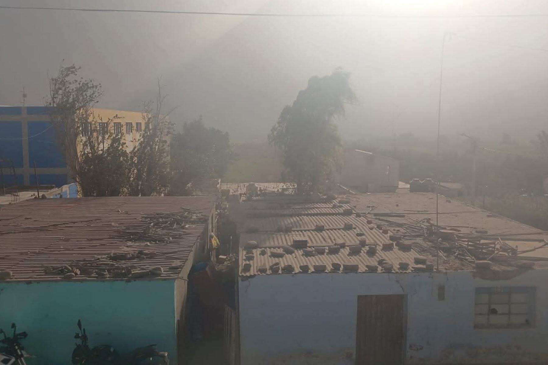 El Gobierno Regional de Arequipa, a través del Centro de Operaciones de Emergencia Regional (COER), informa a la ciudadanía sobre el registro de vientos con levantamiento de polvo en diversos distritos de la región.