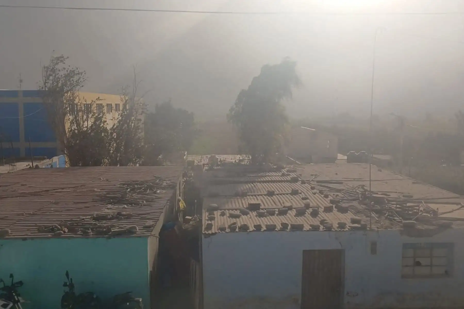 El Gobierno Regional de Arequipa, a través del Centro de Operaciones de Emergencia Regional (COER), informa a la ciudadanía sobre el registro de vientos con levantamiento de polvo en diversos distritos de la región.