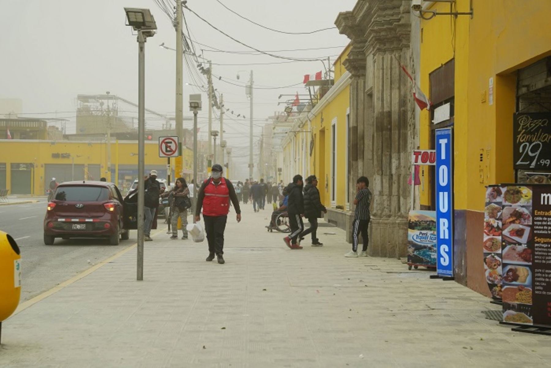 “El viento fuerte se presentó de sur a norte, iniciándose en la provincia de Nasca. La provincia de Ica sufrió la afectación en la totalidad de sus 14 distritos”,
