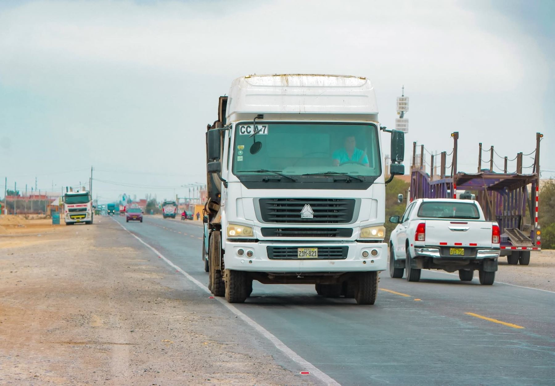 El MTC entregó la buena pro para la construcción de la doble vía de la carretera Tacna - Boca del Río. La obra beneficiará a más de 350,000 habitantes de la región Tacna. ANDINA/Difusión