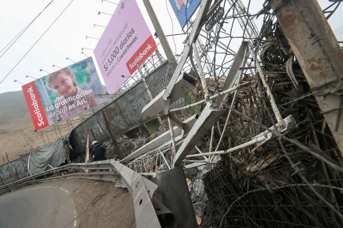 Panel publicitario colapsa en cerro Centinela por fuertes ráfagas de viento en Lima