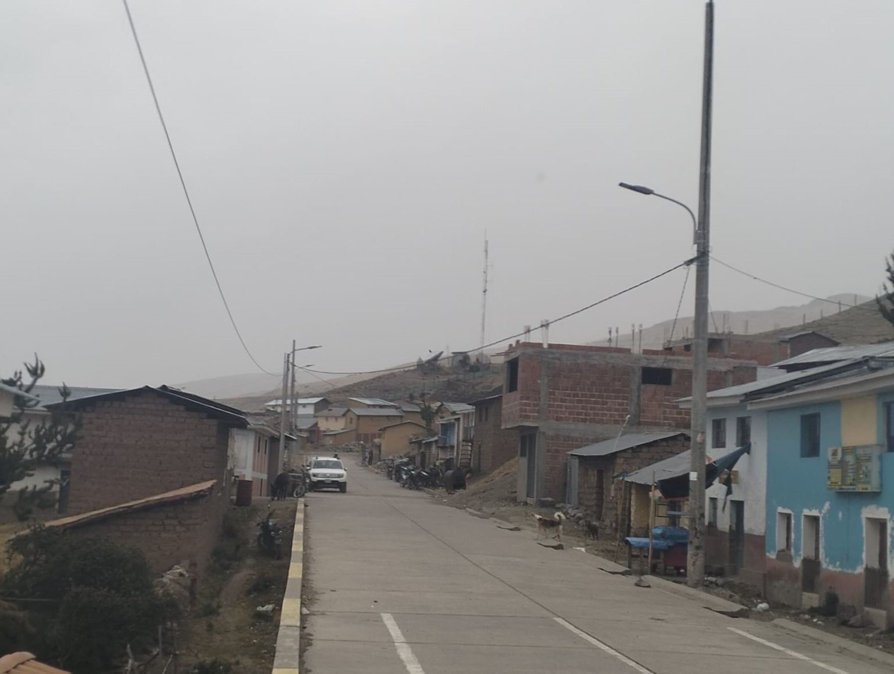 Vientos fuertes y lluvias afectaron a comunidades del distrito de Omacha, ubicado en la provincia cusqueña de Paruro. Varias viviendas perdieron sus techos de calamina.