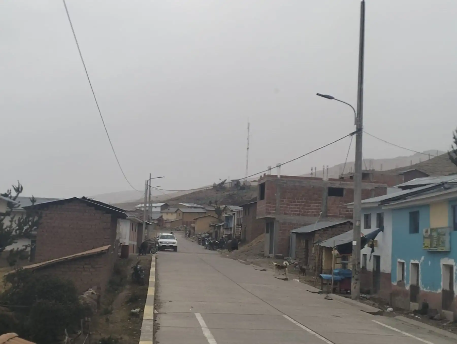 Vientos fuertes y lluvias afectaron a comunidades del distrito de Omacha, ubicado en la provincia cusqueña de Paruro. Varias viviendas perdieron sus techos de calamina.