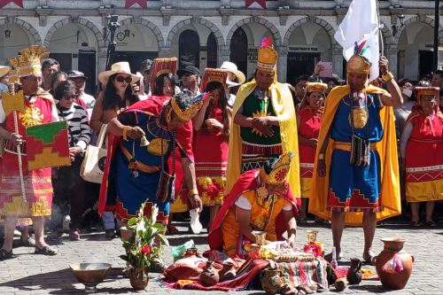 Con diversos actos en la Plaza de Armas, se iniciaron los festejos por el 485 aniversario de Arequipa, la Ciudad Blanca, que se extienden durante todo el mes de agosto. Foto: ANDINA/Difusión