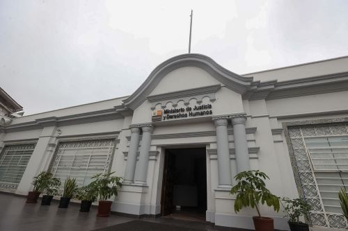 Fachada del Ministerio de Justicia y Derechos Humanos, en Miraflores Foto: ANDINA/Juan Carlos Guzmán Negrini