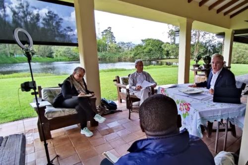 En la finca de Rionegro, Álvaro Uribe seguía recibiendo a su círculo cercano en la política e incluso a deportistas destacados. Foto: ANDINA/Difusión