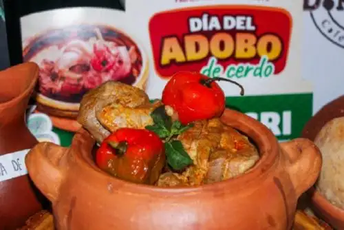 El adobo de cerdo no solo destaca por su sabor y presencia en las mesas de distintas regiones, sino también por su profundo vínculo con la cultura, la identidad y el legado culinario del país.