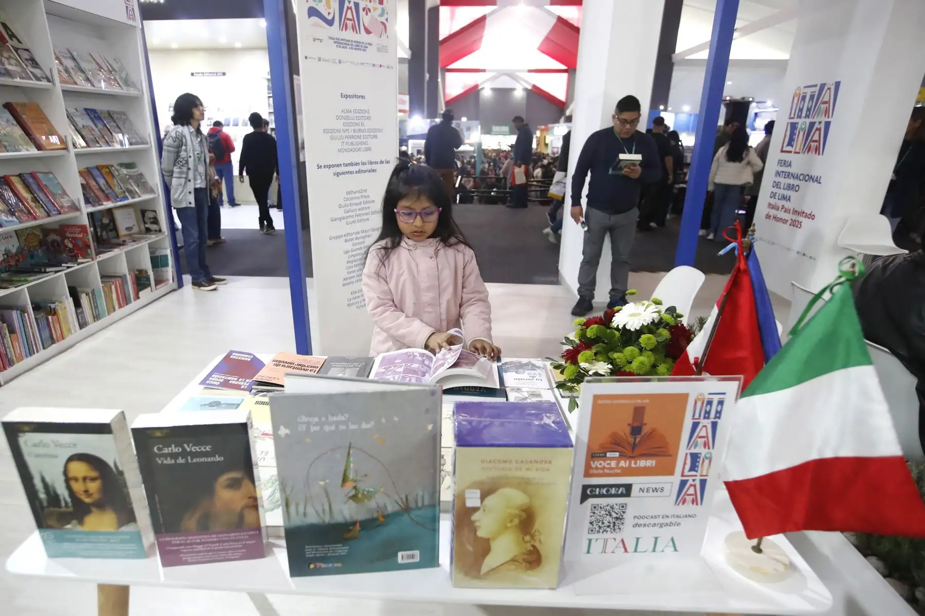 Italia es el país invitado  en la Feria Internacional del Libro FIL Lima 2025, la cual cuenta con una variada oferta de libros, entre otros productos artísticos.
 Foto: ANDINA/Eddy Ramos
