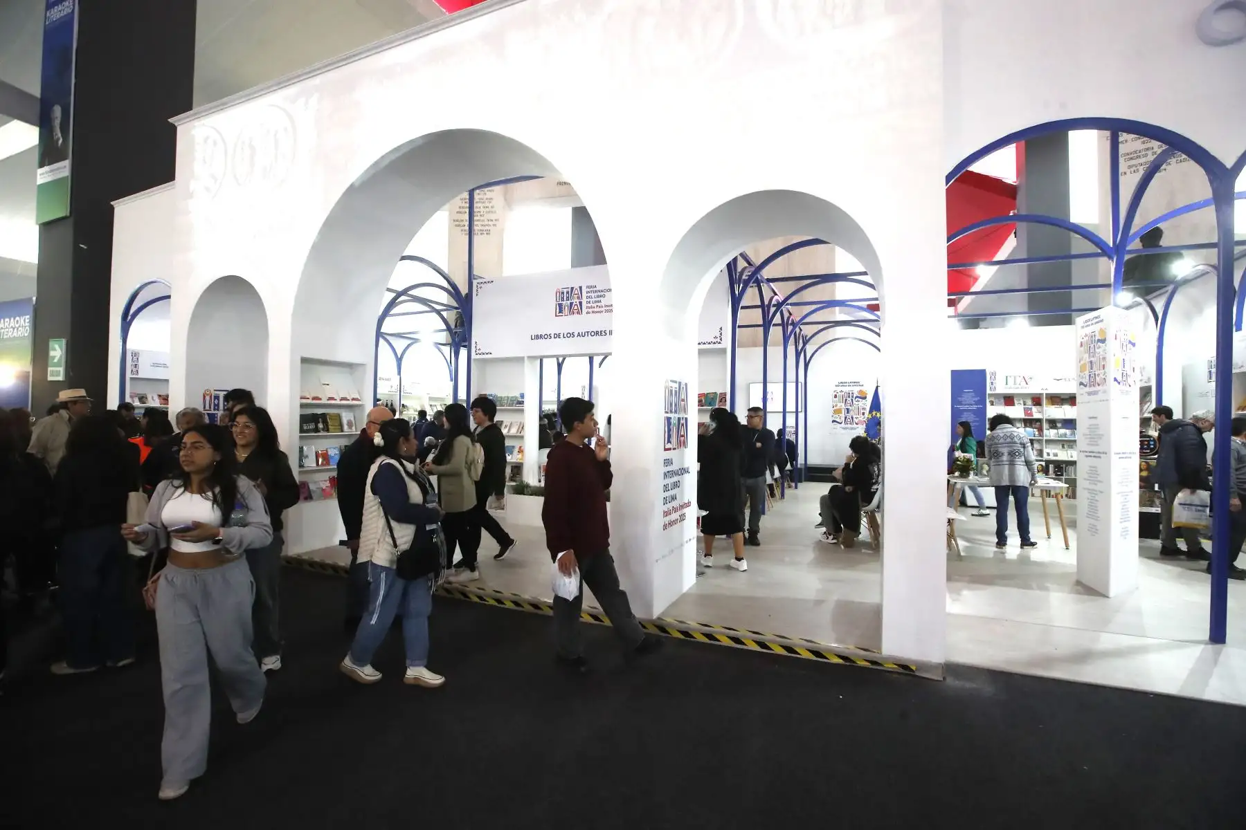 Italia es el país invitado  en la Feria Internacional del Libro FIL Lima 2025, la cual cuenta con una variada oferta de libros, entre otros productos artísticos.
 Foto: ANDINA/Eddy Ramos