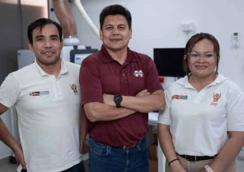 Científicos del IIAP en Madre de Dios impulsan un proyecto que emplea microorganismos amazónicos que ayudan a recuperar los cuerpos de agua afectados por la minería ilegal. ANDINA/Difusión