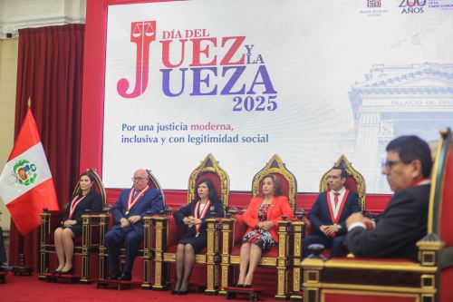 Presidenta Dina Boluarte participó en ceremonia por el Día del Juez y la Jueza en el Palacio de Justicia