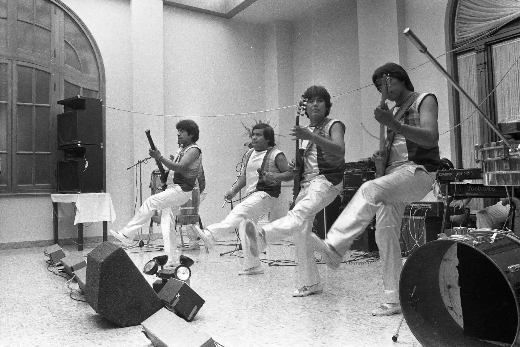 Julio Edmundo Simeón Salguerán "Chapulin El Dulce" junto a Jaime Moreyra fundan en 1981 el grupo los Shapis. Foto: ANDINA/archivo